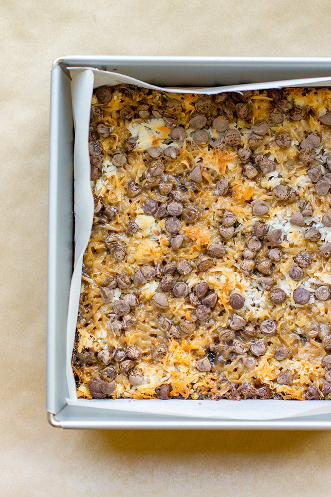 Shortcut Samoa cookie bars | Chocolate chips, caramel sauce, coconut, and an Oreo crust make an easy at-home version of the classic Girl Scout cookie.