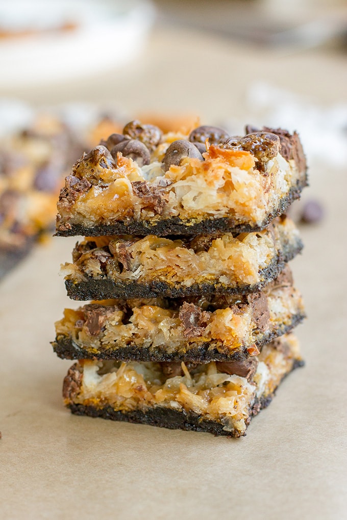 Shortcut Samoa cookie bars | Chocolate chips, caramel sauce, coconut, and an Oreo crust make an easy at-home version of the classic Girl Scout cookie.