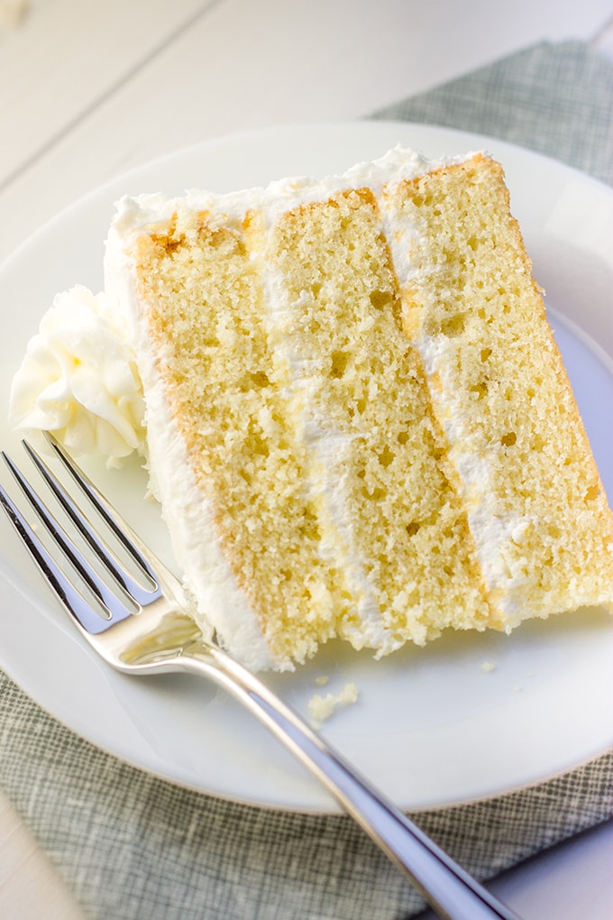 Champagne layer cake | Tender, sweet champagne-infused cake with champagne buttercream frosting, perfect for any celebration! #cake #champagne #engagement #newyears