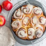 Overnight apple butter cinnamon rolls | Sweet, sticky cinnamon rolls with apple butter, brown sugar, and cinnamon cream cheese frosting. Prep overnight and bake in the morning for an easy make-ahead #brunch - #fallbaking #cinnamonrolls