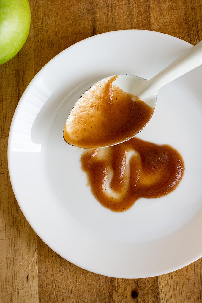 Crockpot apple butter sweetened with honey | Fall baking starts with this amazing homemade apple butter, made in the slow cooker, sweetened with honey. #applebutter #fallbaking #crockpot