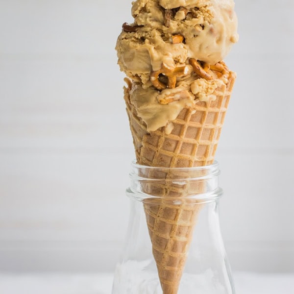 Salted caramel pretzel ice cream | Sweet, creamy, buttery homemade custard ice cream with rich caramel flavor. #icecream #saltedcaramel