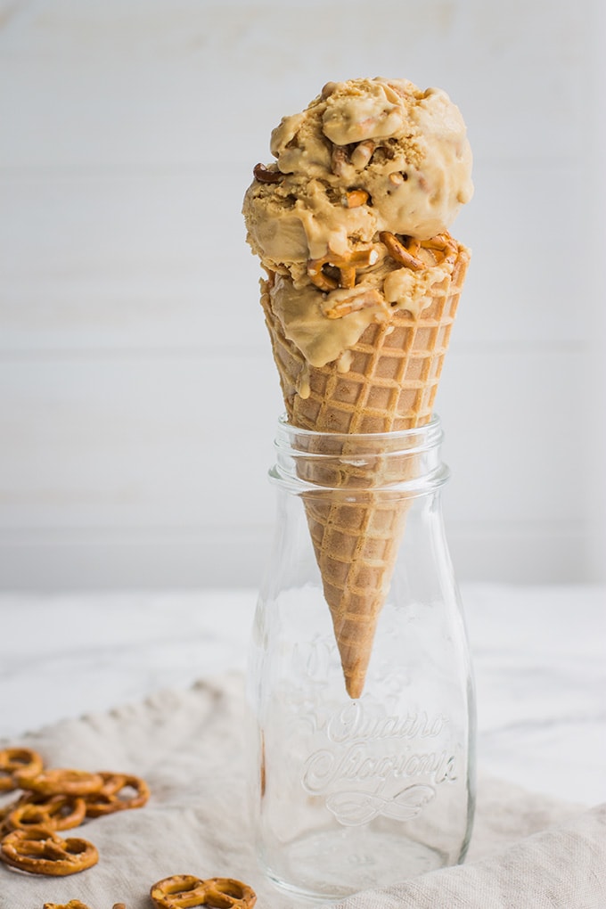 Salted caramel pretzel ice cream | Sweet, creamy, buttery homemade custard ice cream with rich caramel flavor. #icecream #saltedcaramel