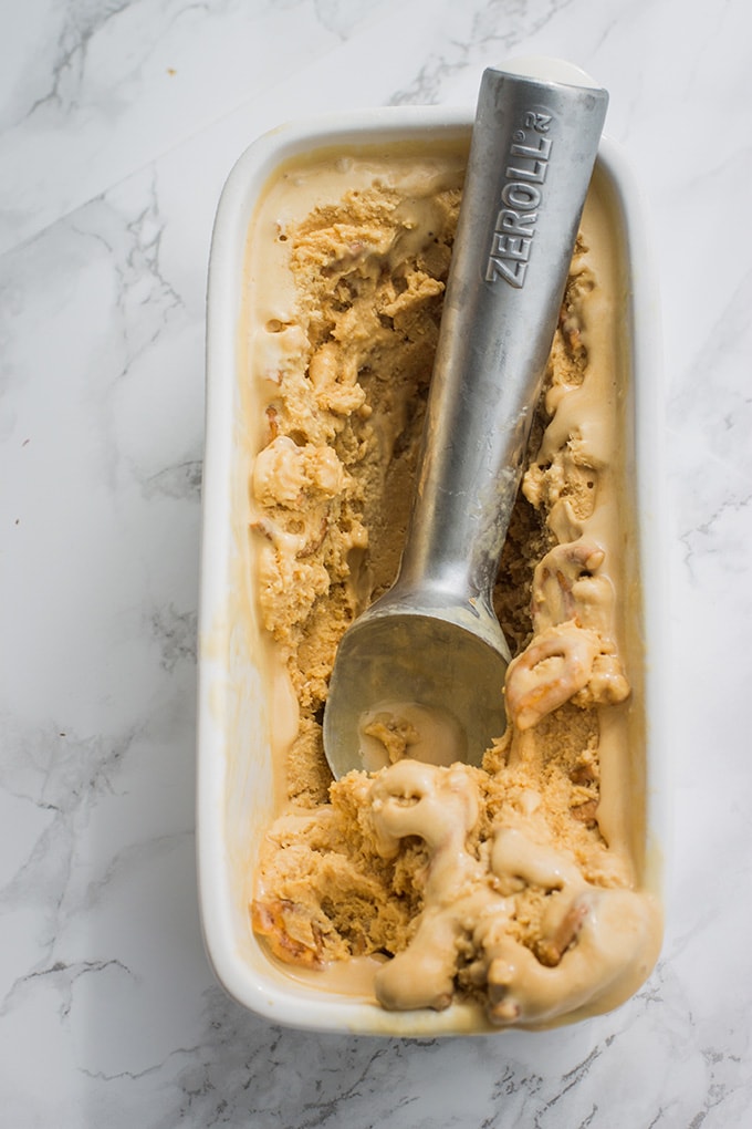 Salted caramel pretzel ice cream | Sweet, creamy, buttery homemade custard ice cream with rich caramel flavor. #icecream #saltedcaramel