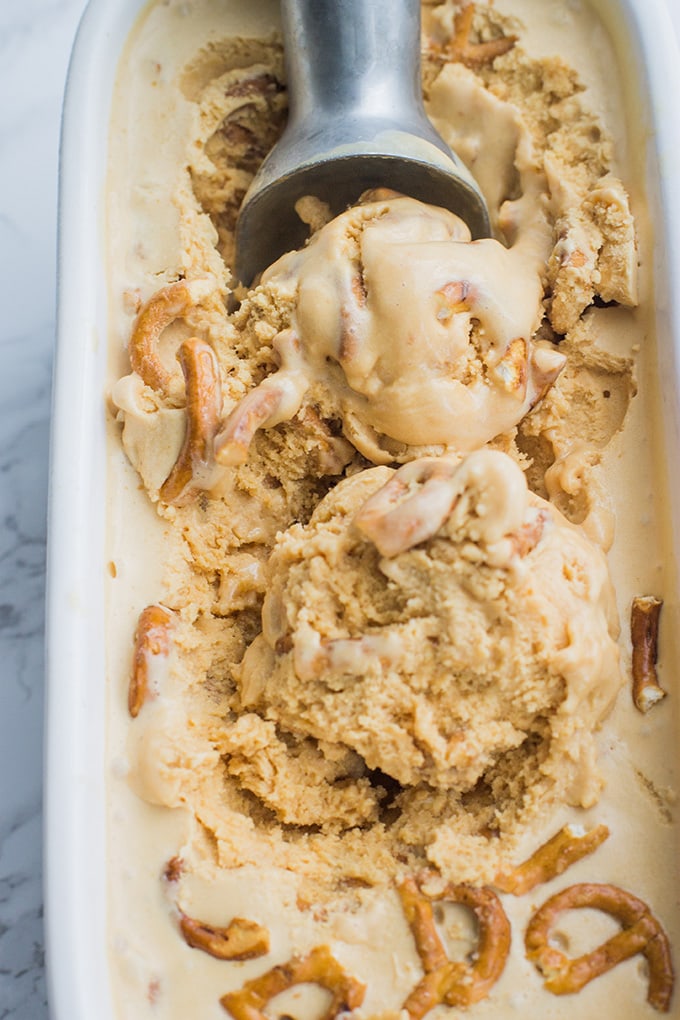 Salted caramel pretzel ice cream | Sweet, creamy, buttery homemade custard ice cream with rich caramel flavor. #icecream #saltedcaramel