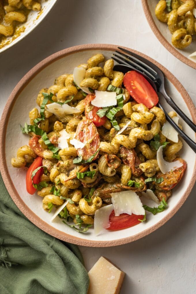 Bowls of Noodles & Company copycat Pesto Cavatappi.