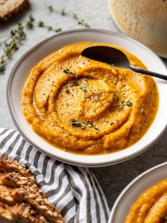 A bowl of roasted butternut squash soup.