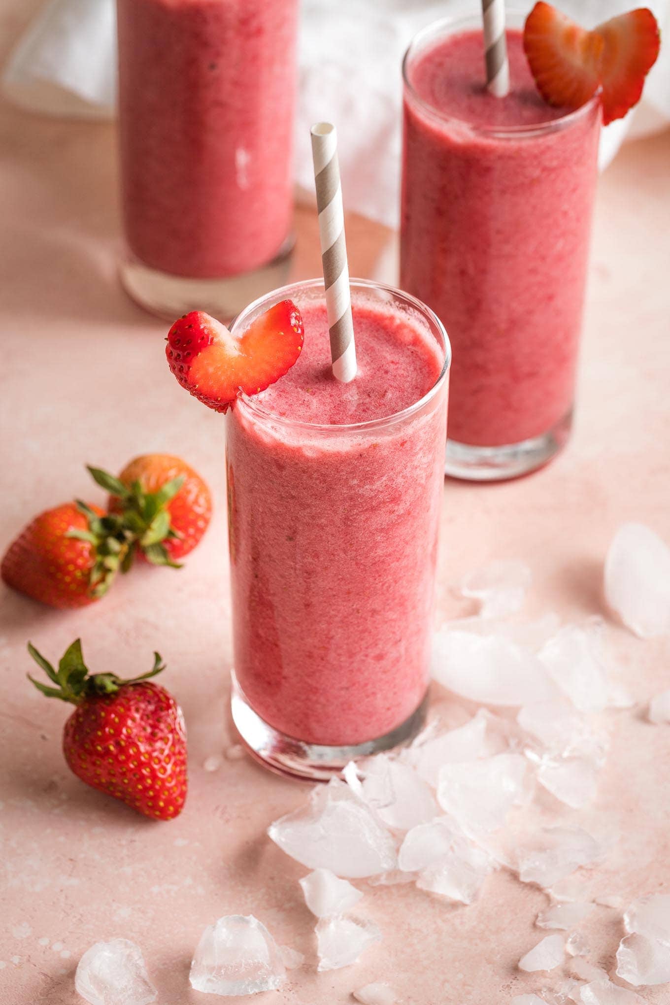 https://www.nourish-and-fete.com/wp-content/uploads/2020/05/strawberry-pomegranate-smoothie-2.jpg