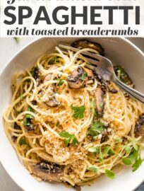 This fast and easy recipe for spaghetti with mushrooms in a simple garlic butter sauce is pure cozy comfort, ready in about 25 minutes! A great vegetarian pasta, perfect for meatless Monday or anyone trying to reduce their meat.