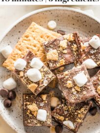 The easiest and best S'mores Fudge -- 10 minutes to prep, 5 ingredients, and no baking needed! Perfect for summer and making with kids!