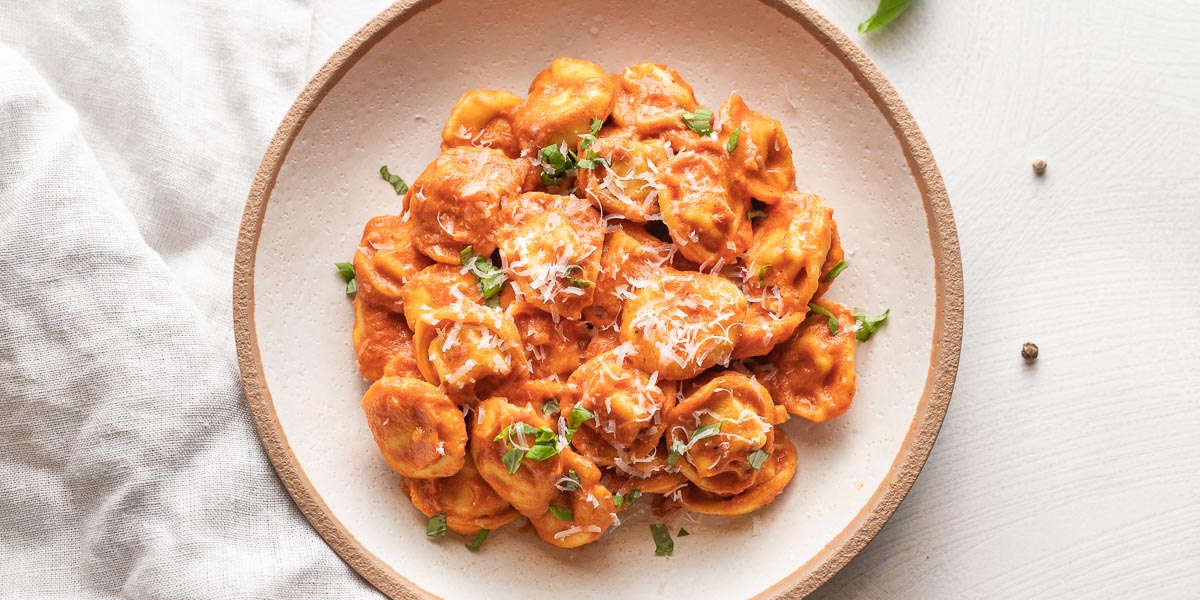 Tortellini with Creamy Tomato Sauce (One Pan, 15 Minutes) - Nourish and Fete